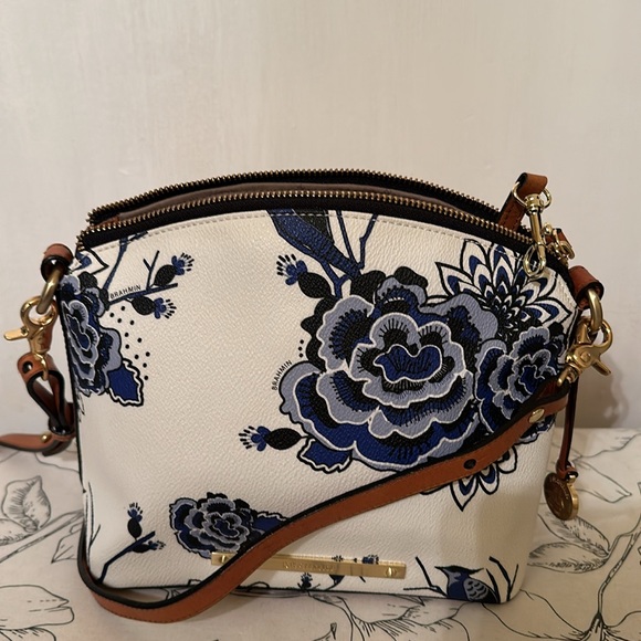 Handbag - Picture 4 of 9